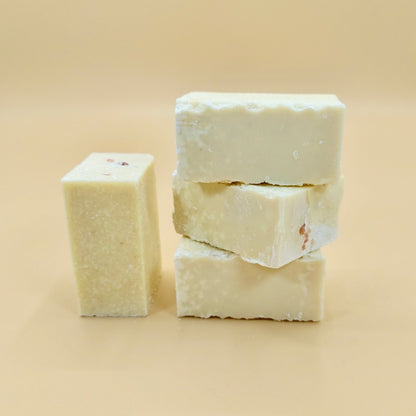 Himalayan salt bar soap has natural exfoliating properties. The coarse texture of the salt helps to gently slough away dead skin cells, revealing smoother and more radiant skin underneath. Regular exfoliation can prevent clogged pores, reduce the appearance of blemishes, and promote a more even skin tone.
